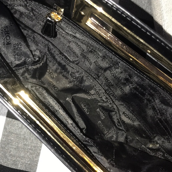 Michael kors clutch - Picture 3 of 3
